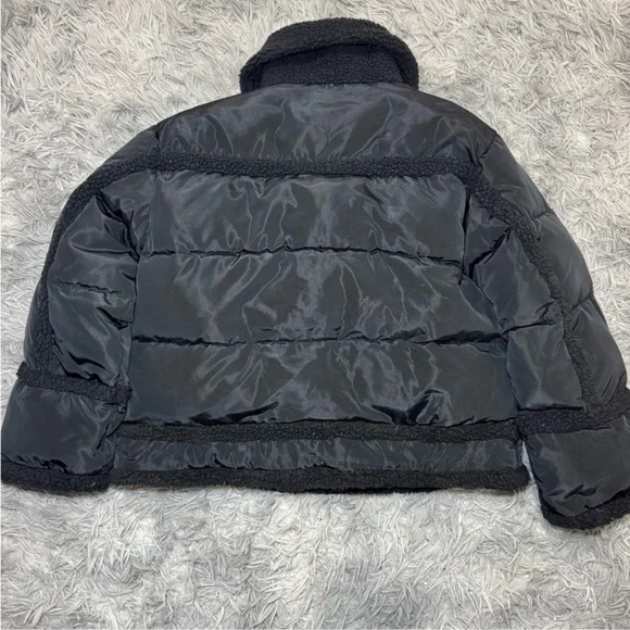 Future Collective Women's Button Up Puffer Jacket - Black Size Medium NWT - Picture 5 of 5